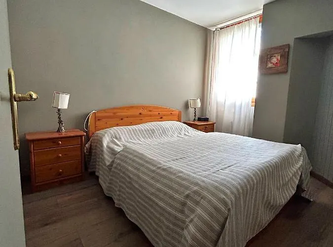 Giomein, Di Charme Artistico ,cir 1258 *