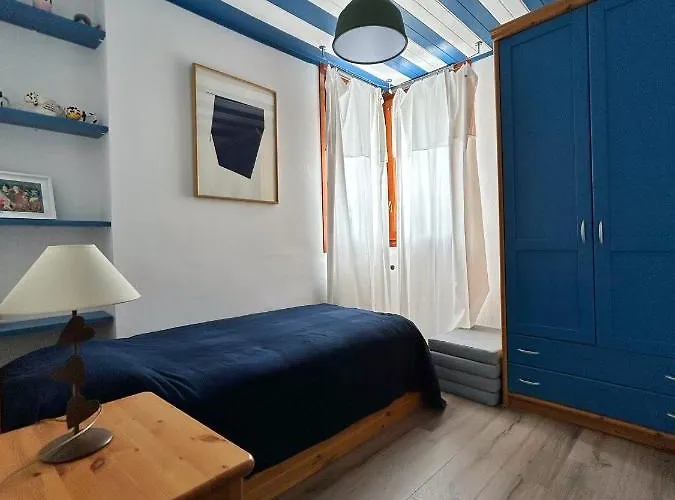 Giomein, Di Charme Artistico ,cir 1258 Апартаменти