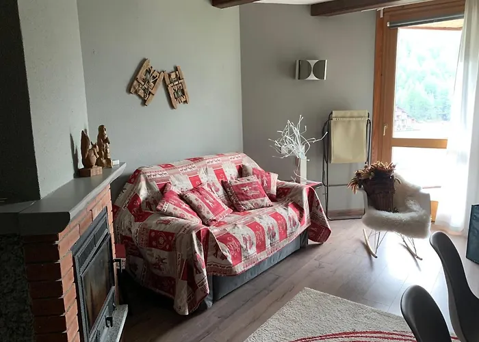 Giomein, Di Charme Artistico ,cir 1258 *